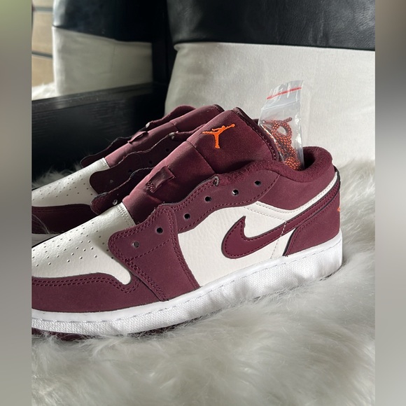 Night Maroon Jordan 1 Low - Picture 1 of 7